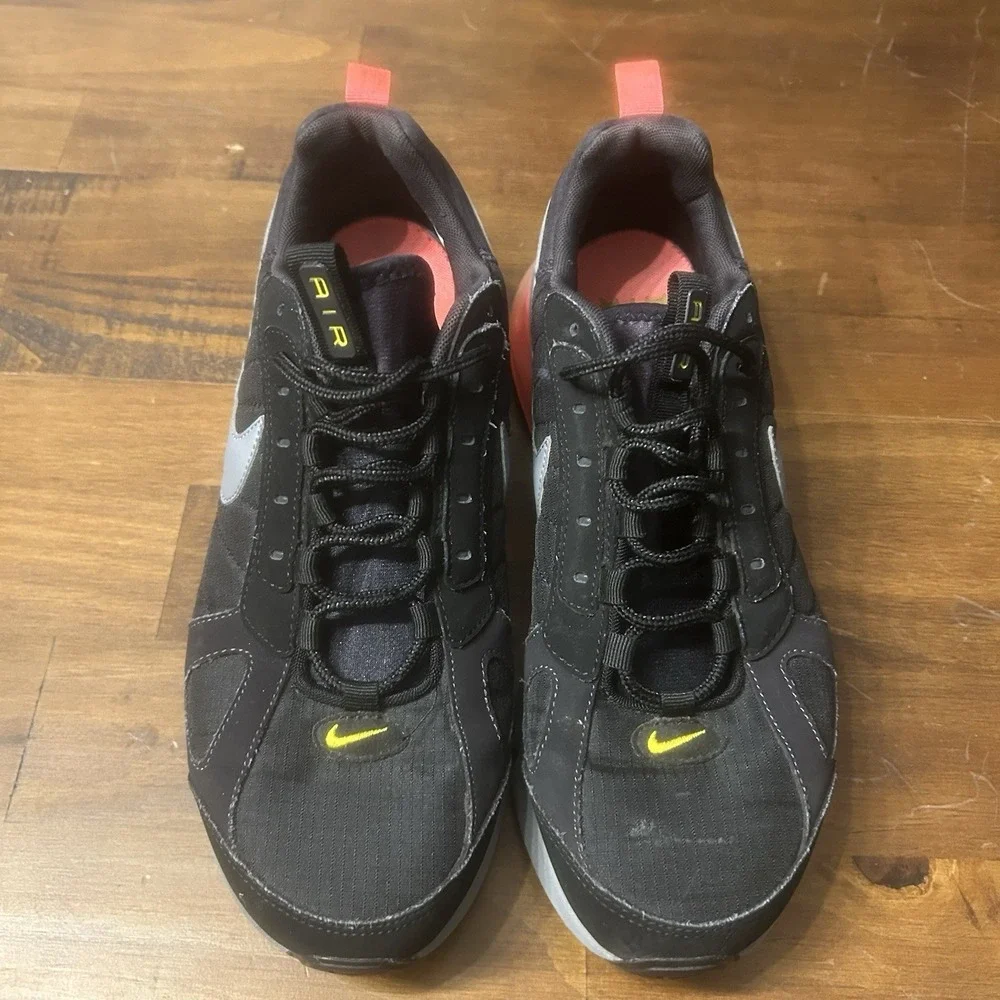 Nike Air Max 270 Futura‎ Shoes Men's Size 9 Black Hot Punch AO1569-007 Sneaker